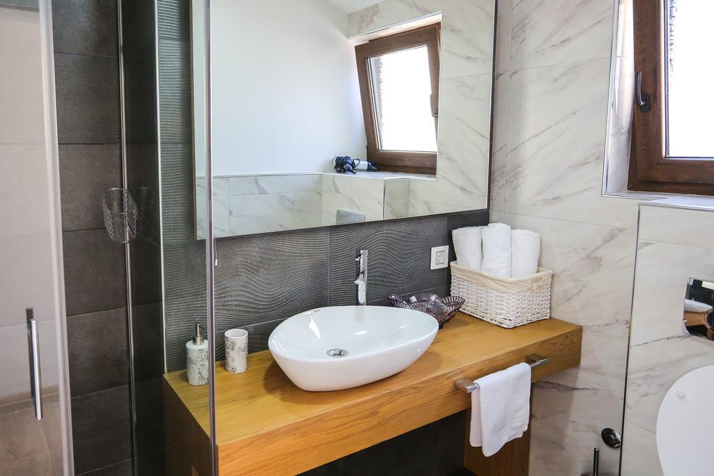 New Lux Apartment โนวีซาด ภายนอก รูปภาพ