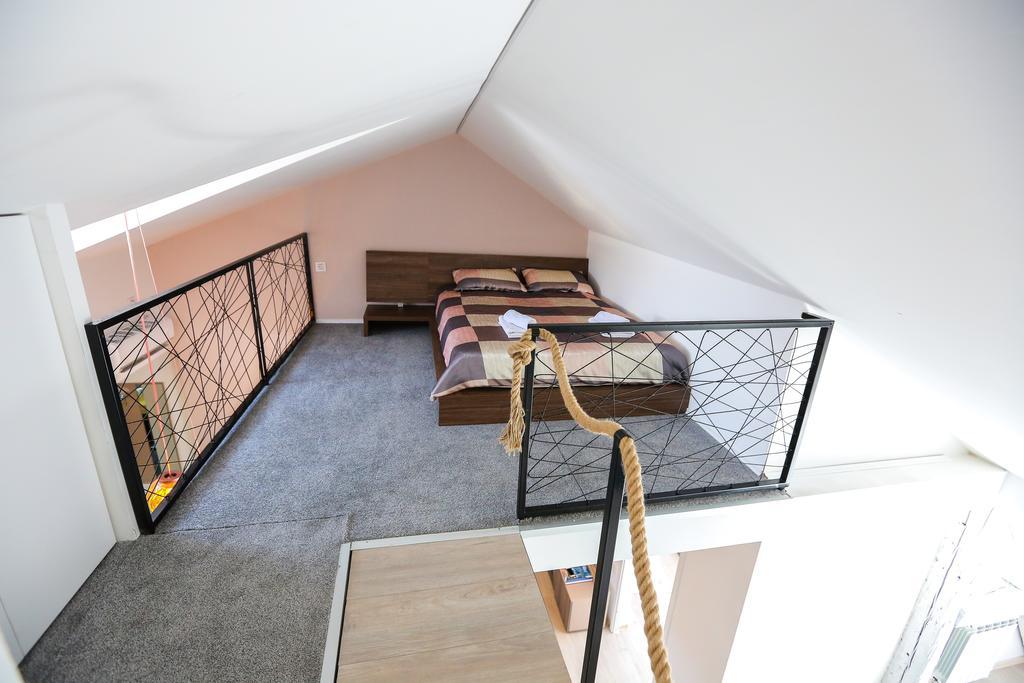 New Lux Apartment โนวีซาด ภายนอก รูปภาพ